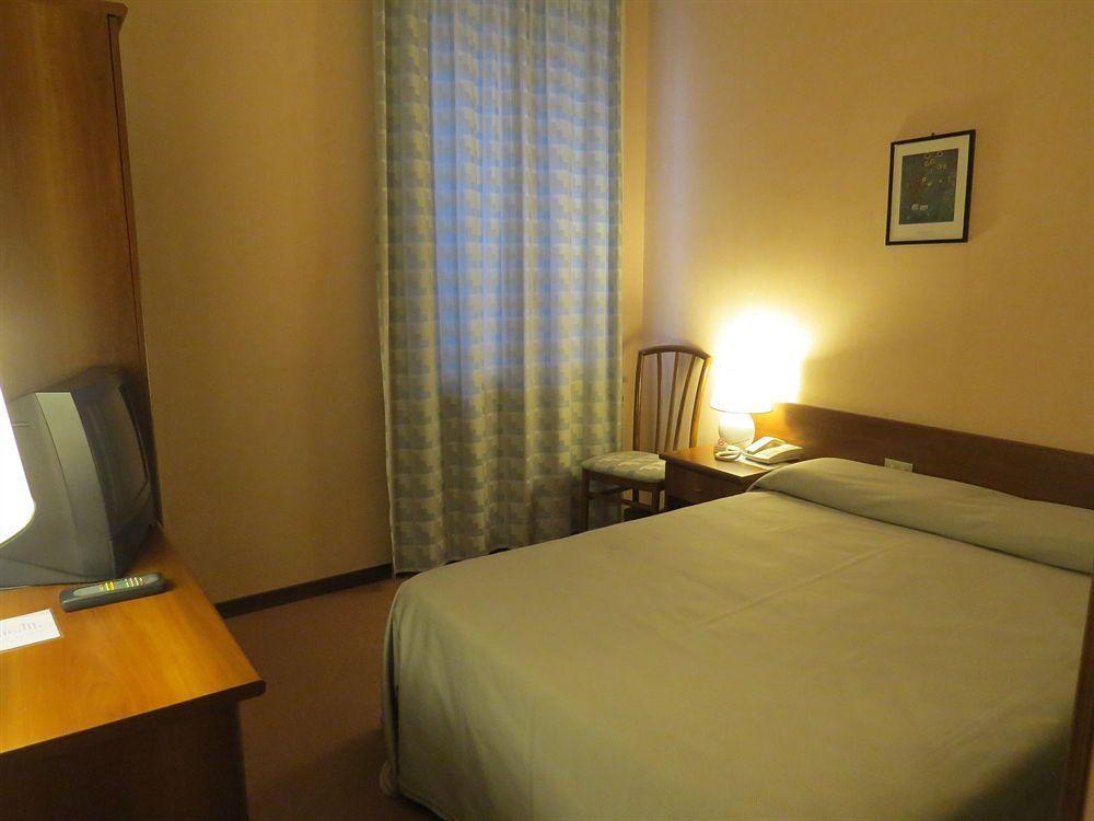 Hotel Des Artistes 3*