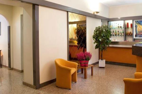 Hotel Des Artistes 3*