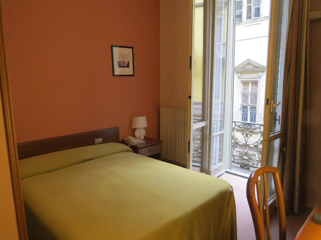 Des Artistes Hotel 3*