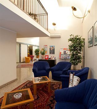 Hotel Des Artistes 3*